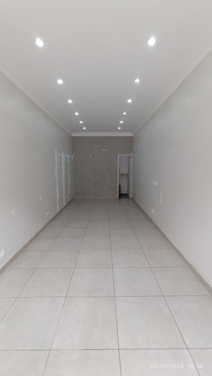 Sala Comercial para locacao no Centro em Apucarana com 0m² por R$ 5.500,00