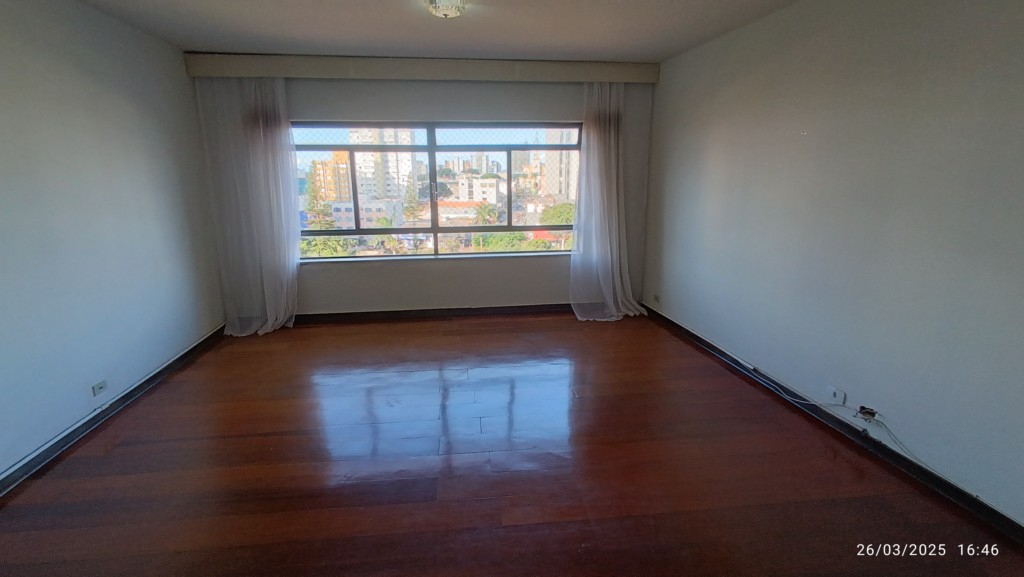 Apartamento para locacao no Centro em Apucarana com 0m² por R$ 1.300,00