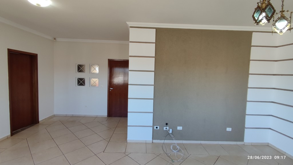 Casa Residencial para locacao no Centro em Apucarana com 0m² por R$ 2.500,00