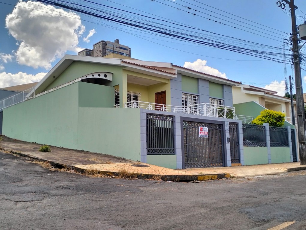 Casa Residencial para locacao no Centro em Apucarana com 0m² por R$ 2.500,00
