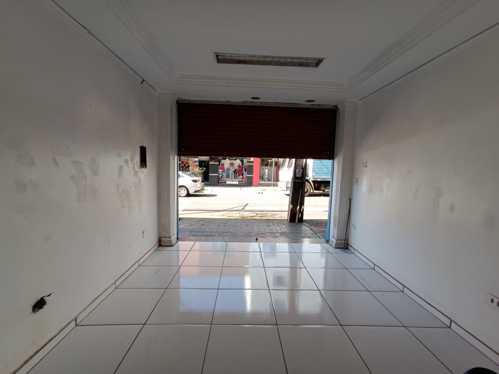 Sala Comercial para locacao no Centro em Apucarana com 0m² por R$ 2.500,00