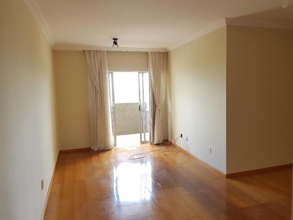 Apartamento para locacao no Centro em Apucarana com 0m² por R$ 1.500,00