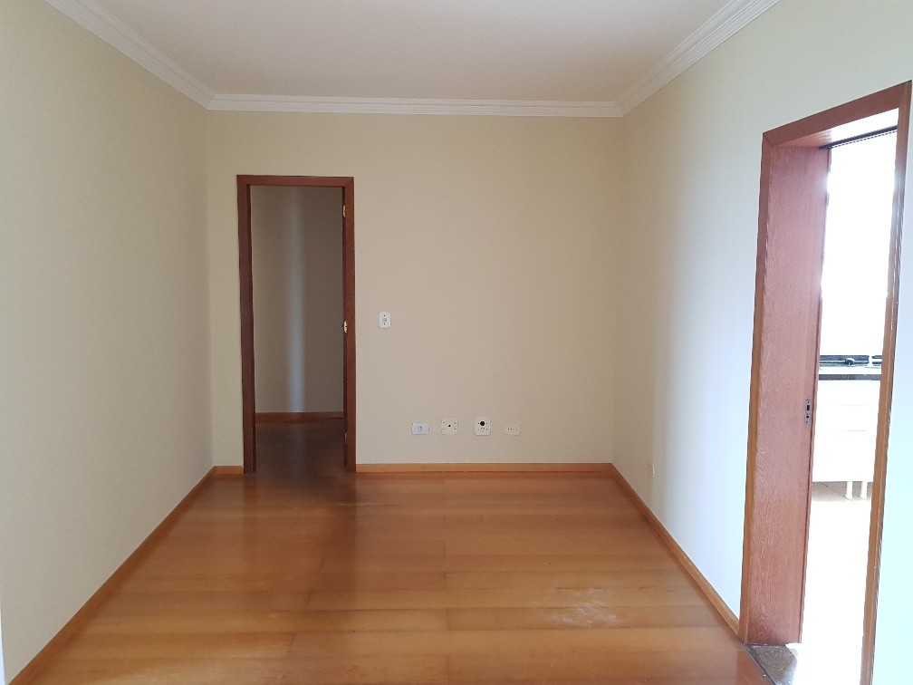 Apartamento para locacao no Centro em Apucarana com 0m² por R$ 1.500,00