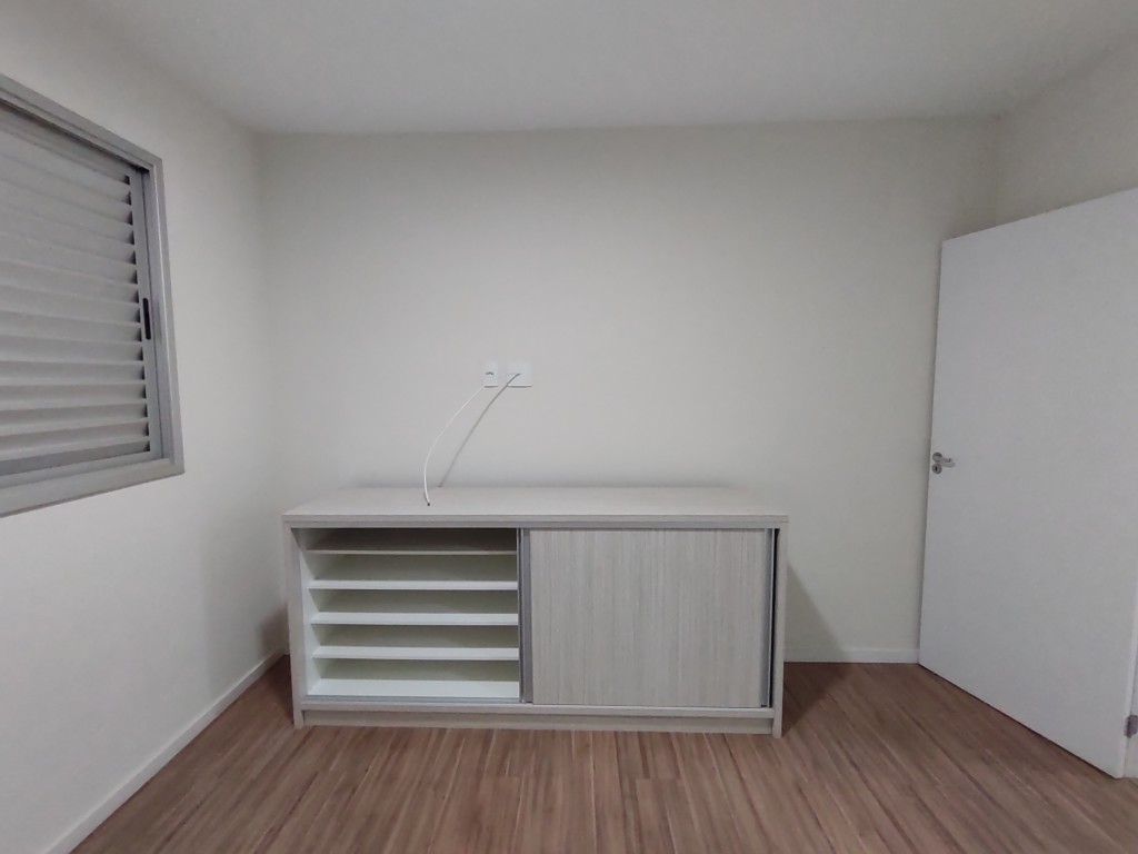 Quarto-02 Com Armarios