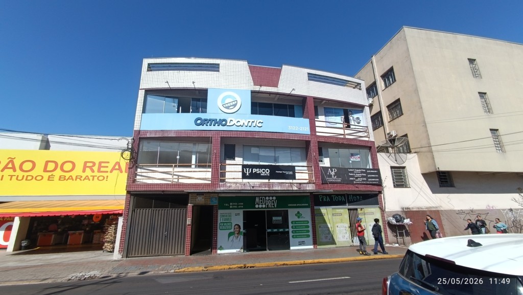 Sala Com_ Não Térrea para locacao no Centro em Apucarana com 0,00m² por R$ 1.000,00