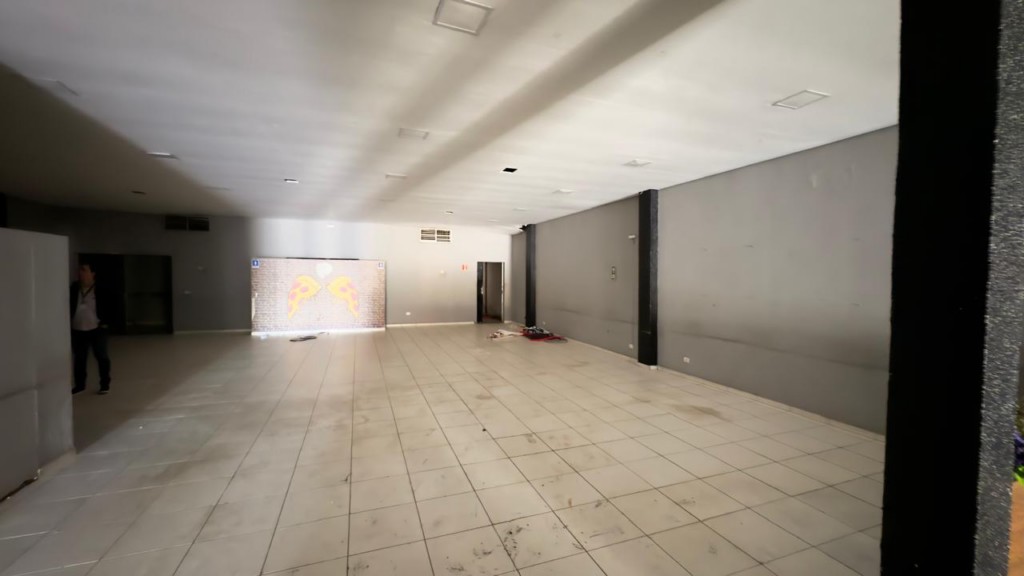 Salão para locacao no Centro em Apucarana com 0m² por R$ 8.500,00