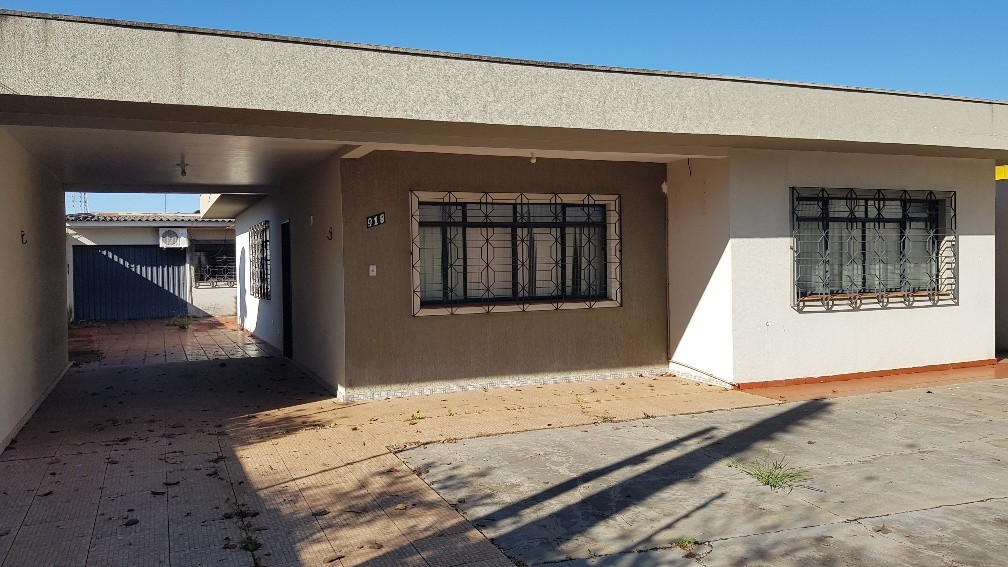 Casa Comercial para locacao no Vila Sao Paulo em Apucarana com 0m² por R$ 2.700,00