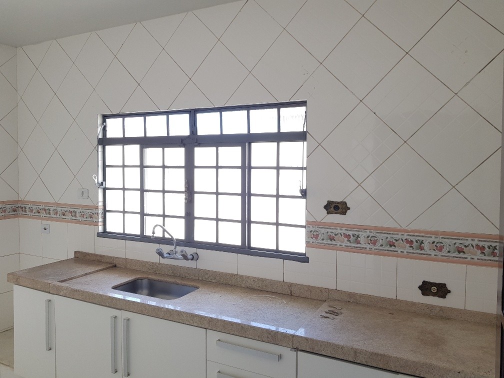 Cozinha com armários