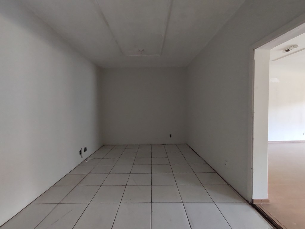 Sala Comercial para locacao no Centro em Apucarana com 0m² por R$ 1.650,00
