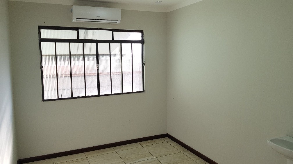 Quarto 01 com ar condicionado