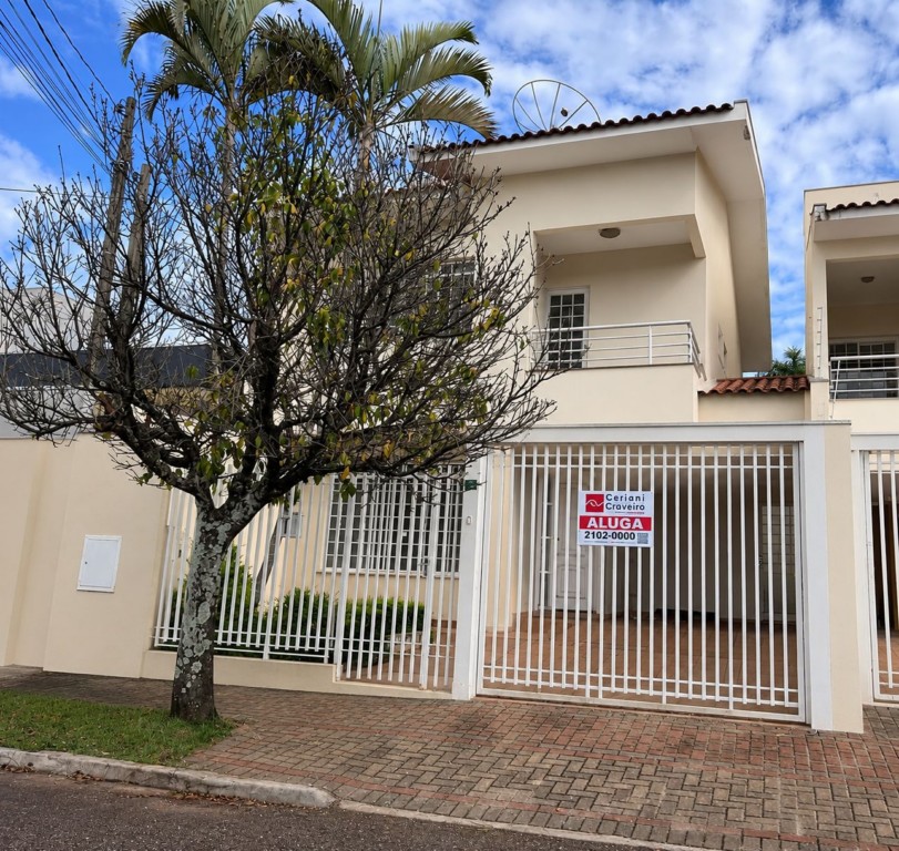 Sobrado para locacao no Jardim Menegazzo em Apucarana com 0,00m² por R$ 2.000,00