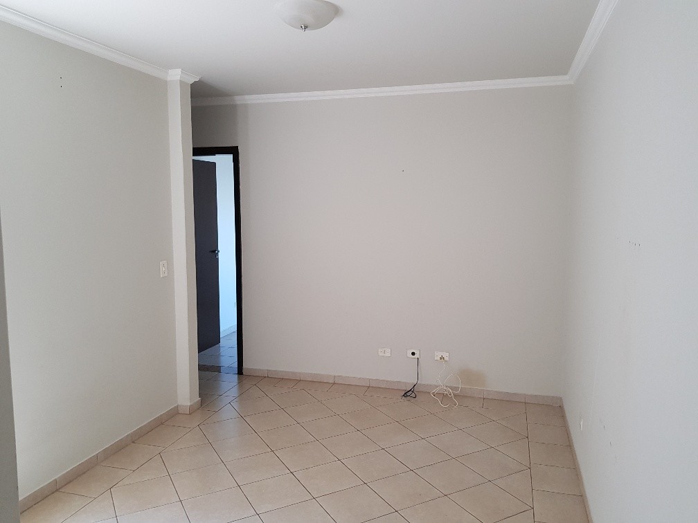 Apartamento para locacao no Centro em Apucarana com 0m² por R$ 950,00