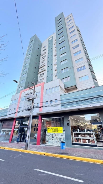 Sala Com_ Não Térrea para locacao no Centro em Apucarana com 0,00m² por R$ 2.000,00