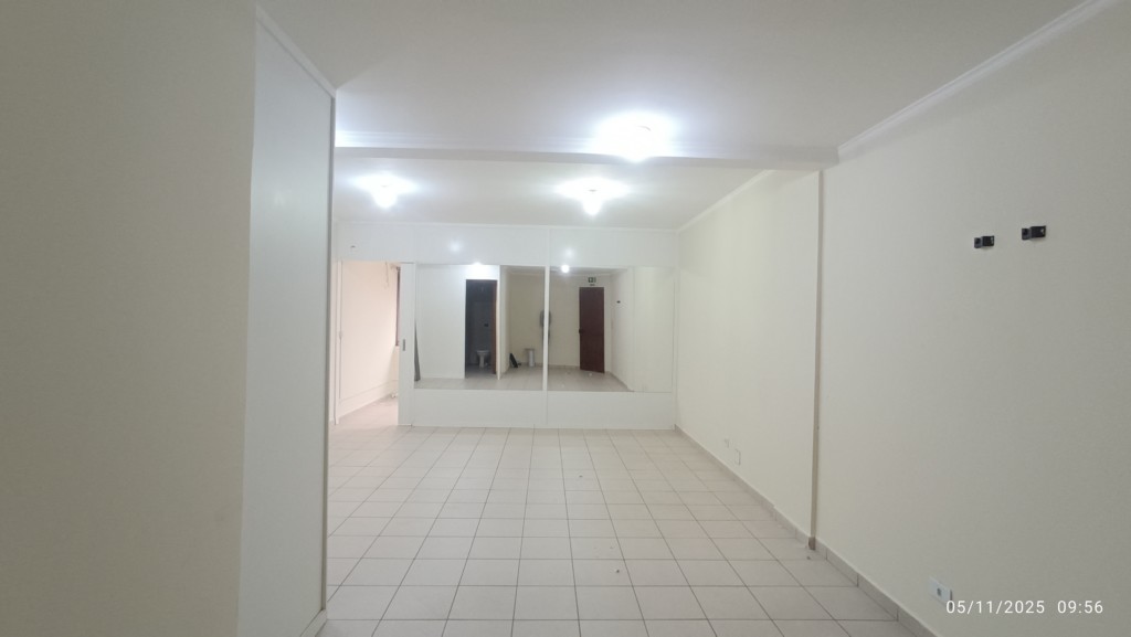 Sala Comercial para locacao no Centro em Apucarana com 0m² por R$ 1.100,00