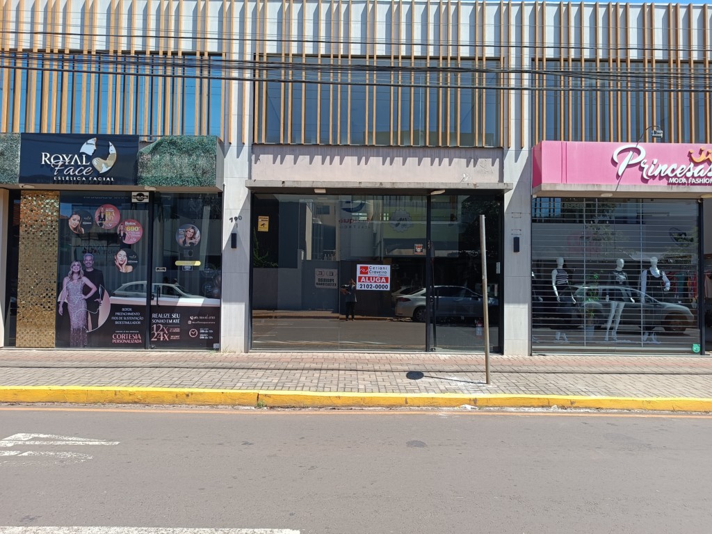 Sala Comercial para locacao no Centro em Apucarana com 0m² por R$ 3.500,00