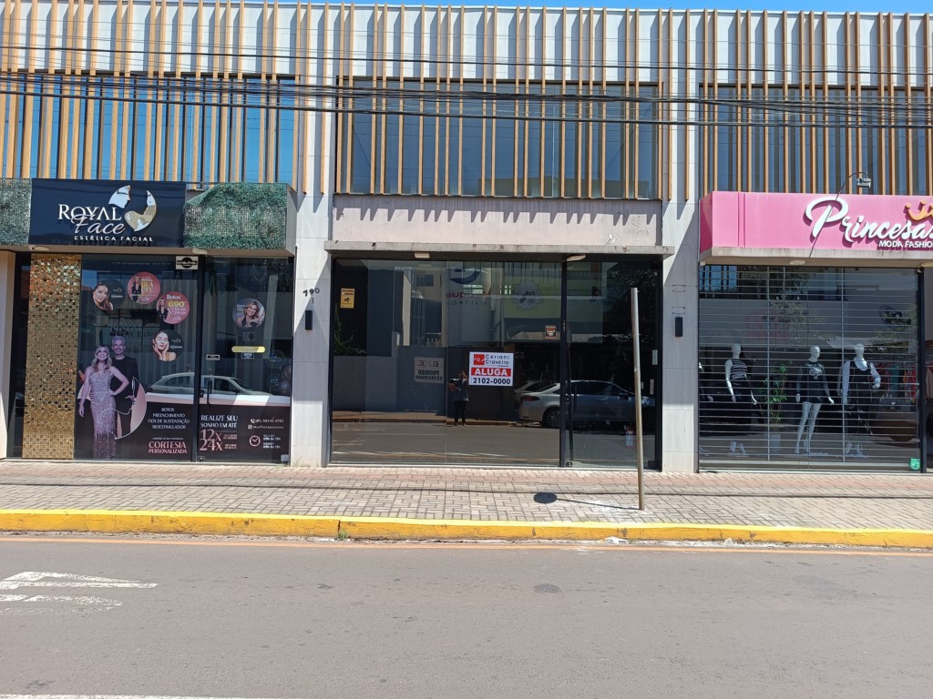 Sala Comercial para locacao no Centro em Apucarana com 0m² por R$ 3.500,00