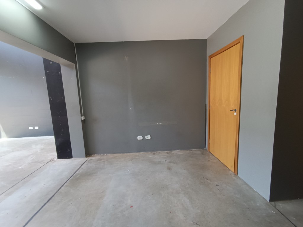 Sala Comercial para locacao no Centro em Apucarana com 0m² por R$ 3.500,00