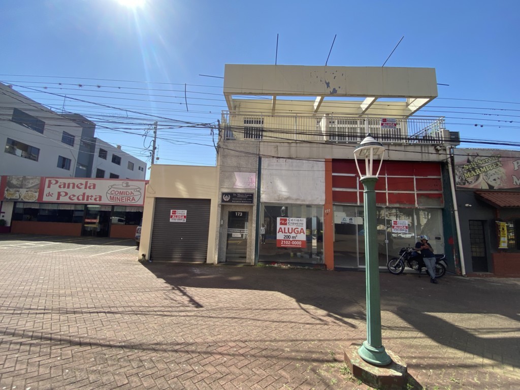 Sala Com_ Não Térrea para locacao no Centro em Apucarana com 0,00m² por R$ 550,00