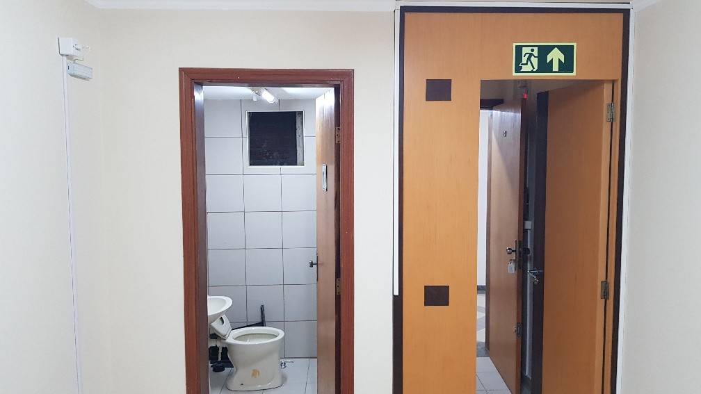 Sala Comercial Não Térrea para locacao no Centro em Apucarana com 0m² por R$ 1.040,00