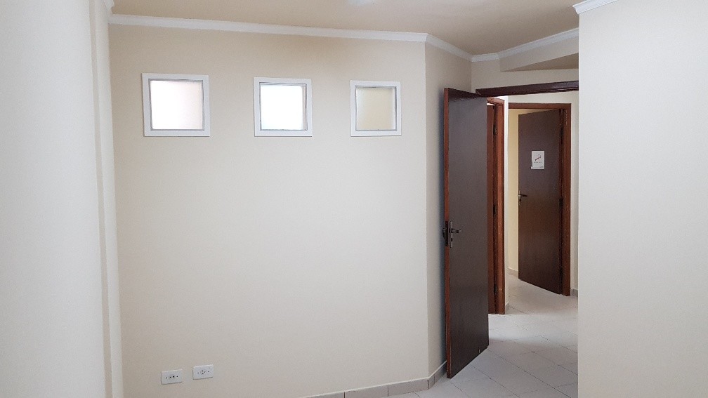 Sala Comercial Não Térrea para locacao no Centro em Apucarana com 0m² por R$ 1.040,00