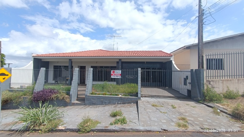 Residência para locacao no Jardim Paulista em Apucarana com 0m² por R$ 2.300,00