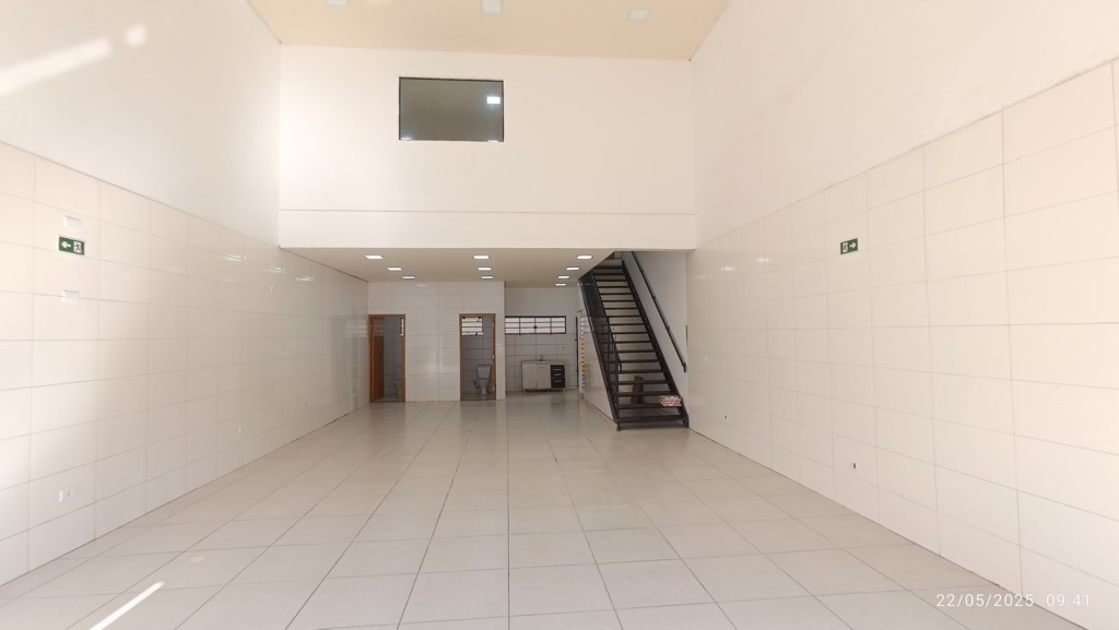 Sala Comercial para locacao no Centro em Apucarana com 0m² por R$ 8.250,00