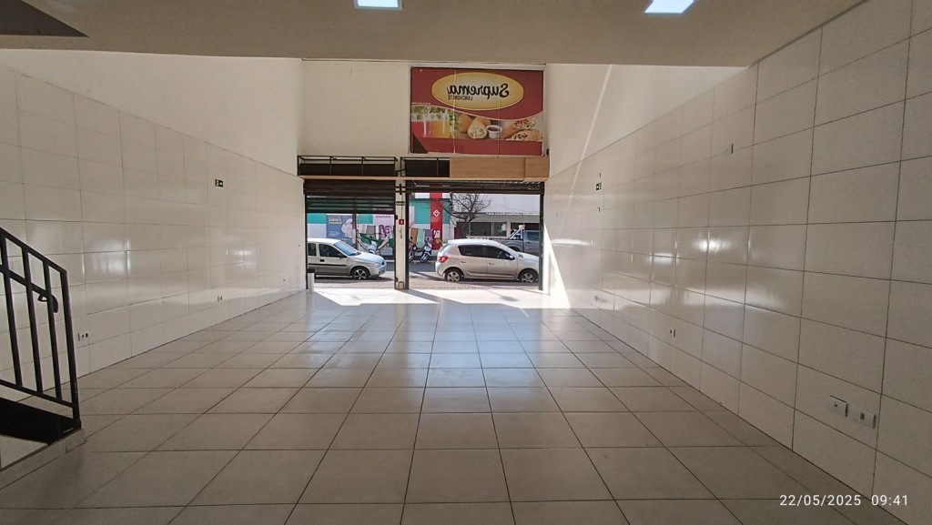 Sala Comercial para locacao no Centro em Apucarana com 0m² por R$ 8.250,00