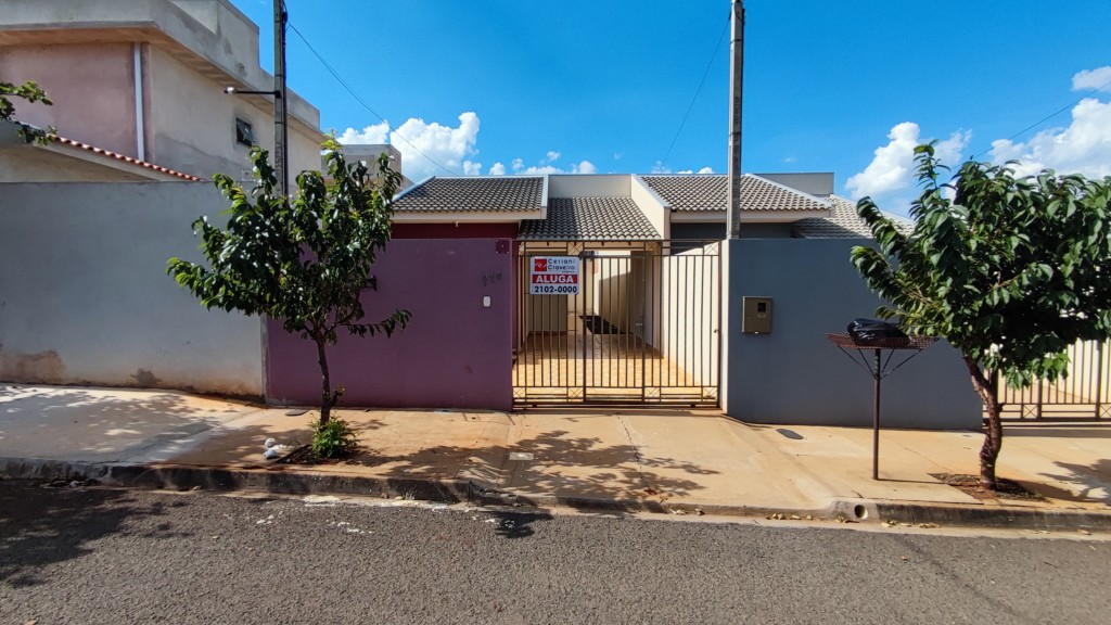 Casa Residencial para locacao no Nucleo Habitacional Papa Joao Paulo em Apucarana com 0m² por R$ 1.300,00