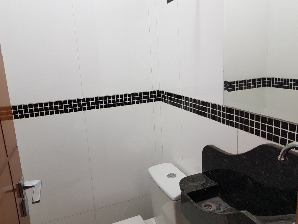 Banheiro da área de churrasqueira