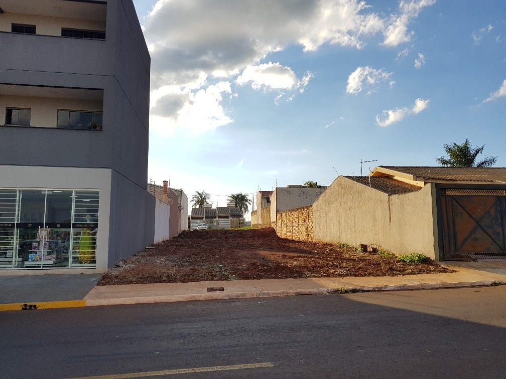 Terreno Comercial para locacao no Jardim Menegazzo em Apucarana com 360m² por R$ 1.000,00