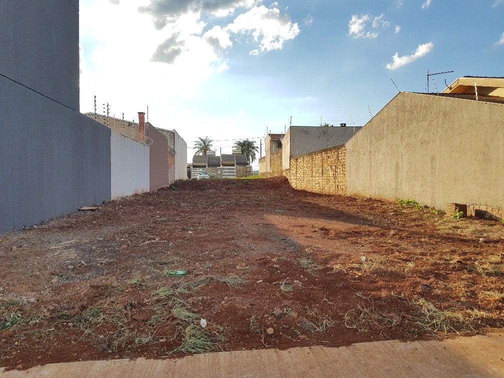 Terreno Comercial para locacao no Jardim Menegazzo em Apucarana com 360m² por R$ 1.000,00