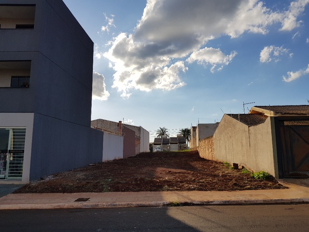 Terreno Comercial para locacao no Jardim Menegazzo em Apucarana com 360m² por R$ 1.000,00