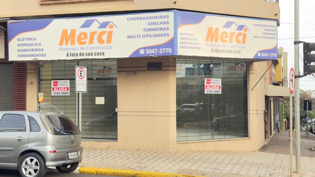 Sala Comercial para locacao no Centro em Apucarana com 0m² por R$ 2.500,00