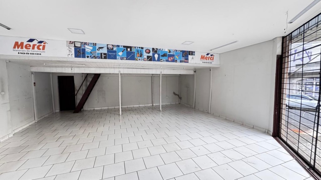 Sala Comercial para locacao no Centro em Apucarana com 0m² por R$ 2.500,00