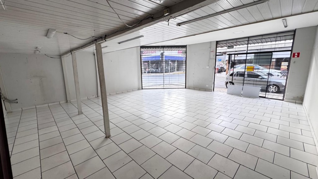 Sala Comercial para locacao no Centro em Apucarana com 0m² por R$ 2.500,00