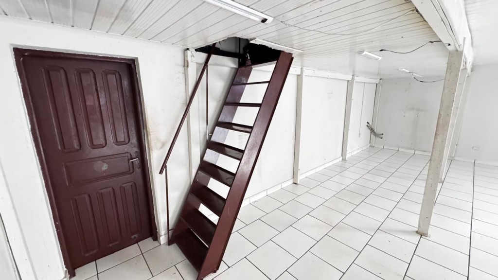 Sala Comercial para locacao no Centro em Apucarana com 0m² por R$ 2.500,00