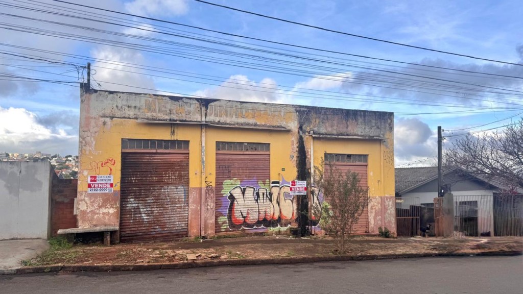Terreno Comercial para venda no Jardim Sao Pedro em Apucarana com 600,00m² por R$ 350.000,00
