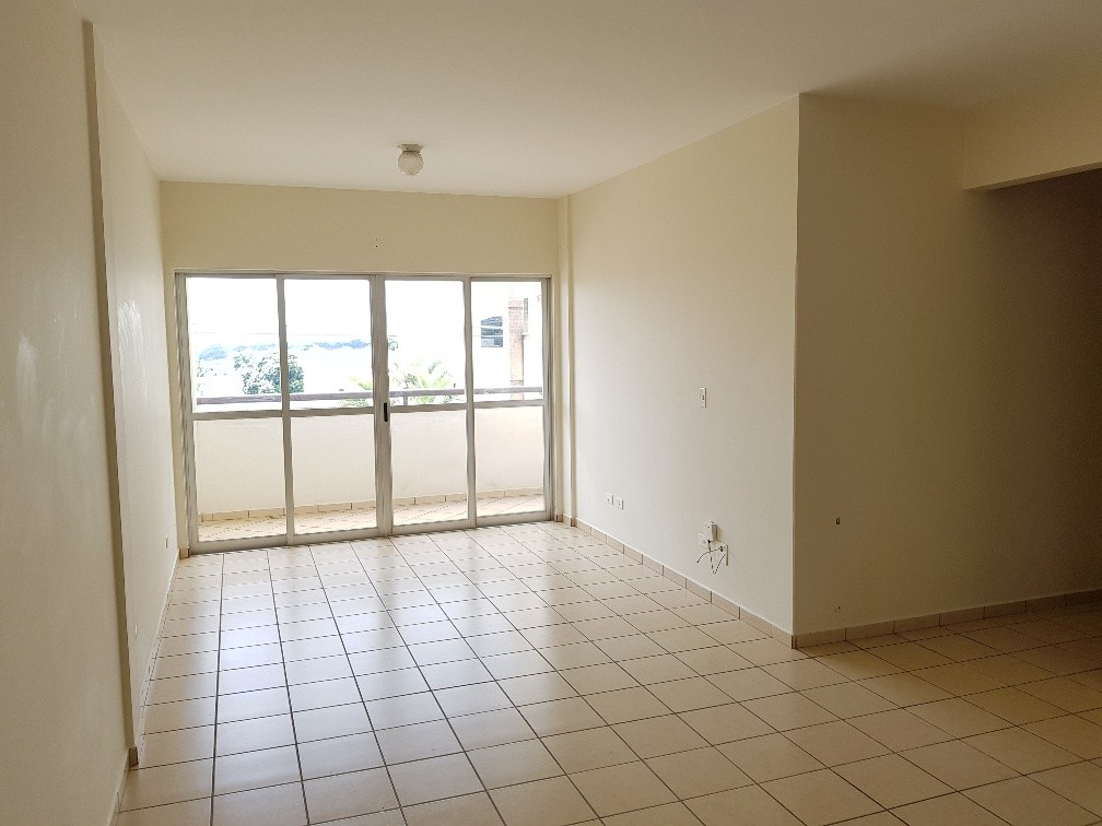 Apartamento para locacao no Centro em Apucarana com 0m² por R$ 1.350,00