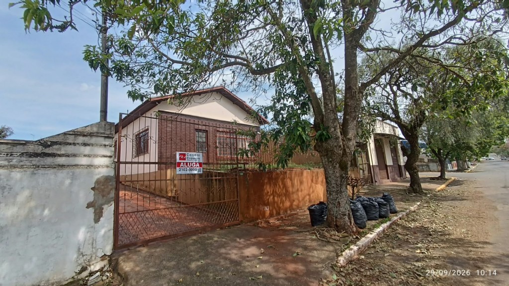 Residência para locacao no Centro em Apucarana com 0,00m² por R$ 1.250,00