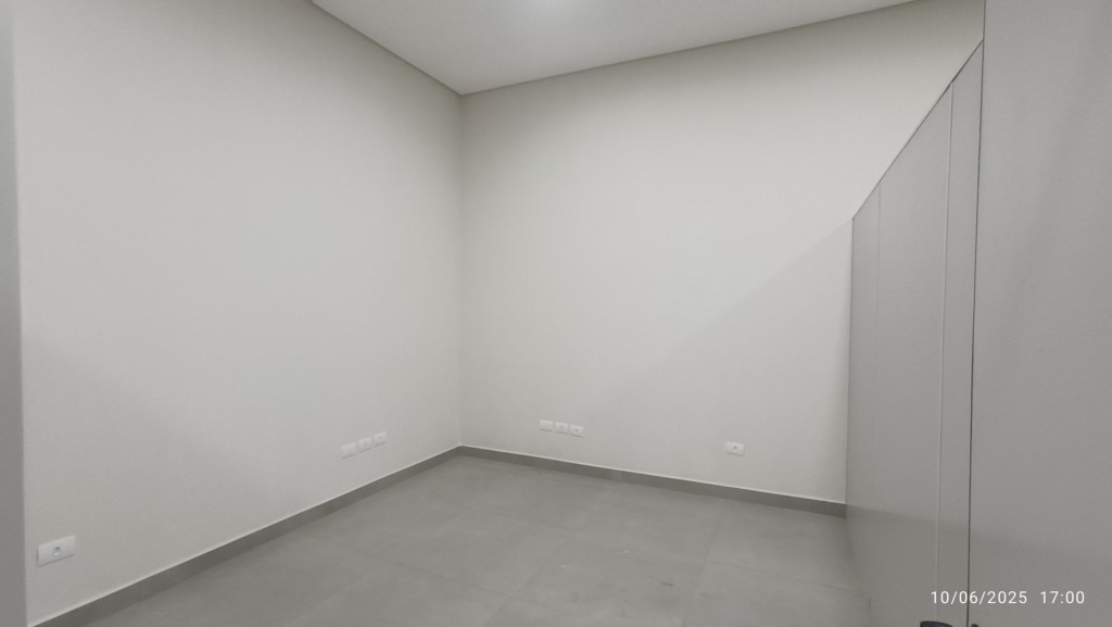Sala Comercial para locacao no Centro em Apucarana com 0m² por R$ 1.500,00