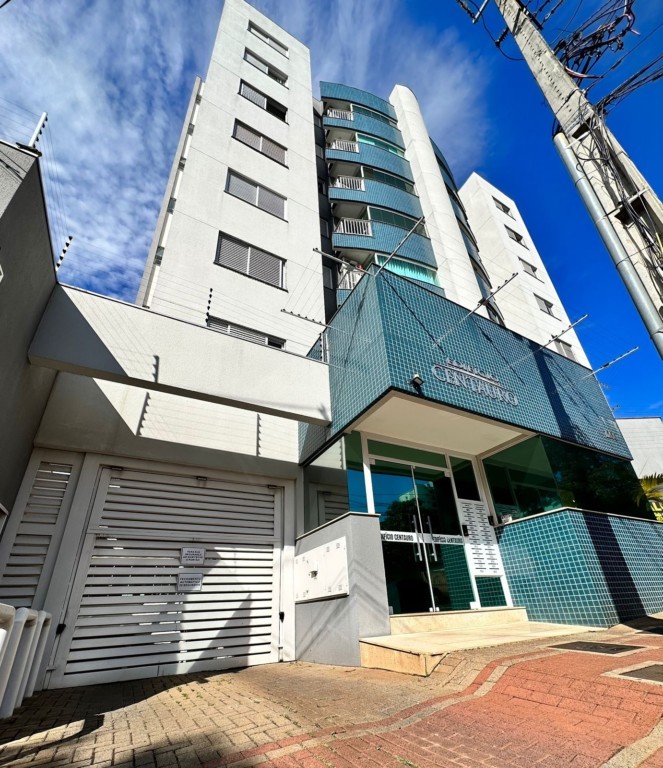 Apartamento para locacao no Centro em Apucarana com 0m² por R$ 2.600,00