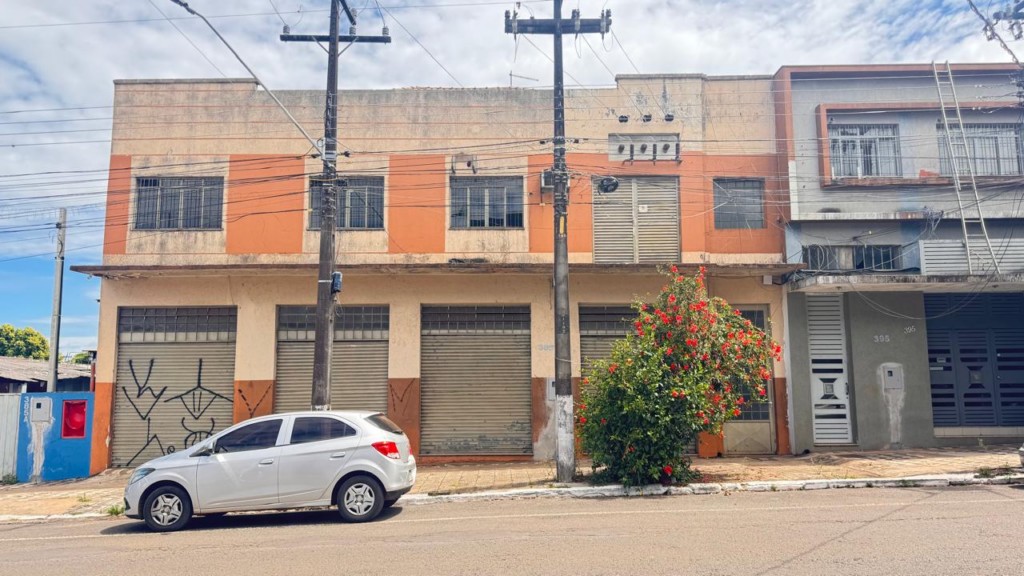 Barracão_galpão para locacao no Centro em Apucarana com 890m² por R$ 0,00