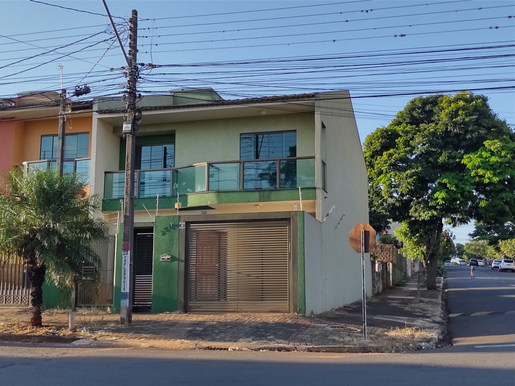 Sobrado para locacao no Vila Sao Carlos em Apucarana com 0m² por R$ 1.850,00