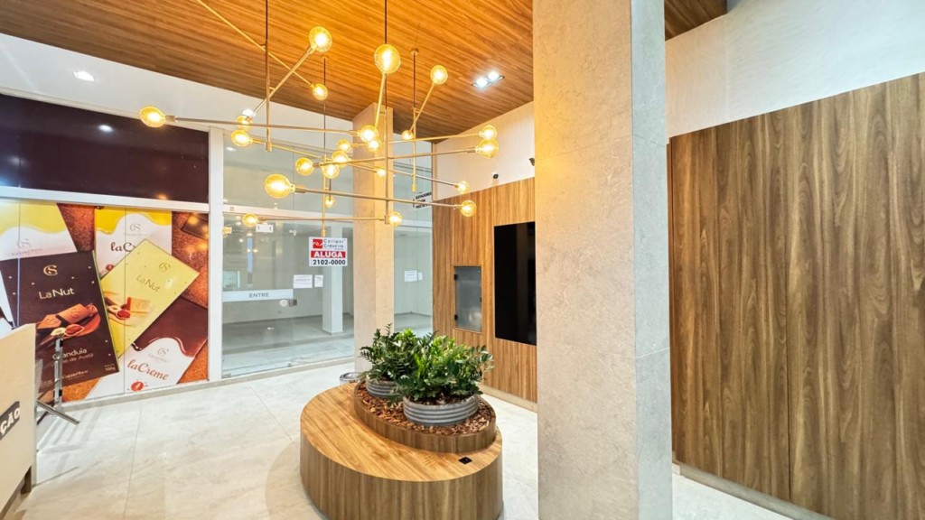 Sala Comercial para locacao no Centro em Apucarana com 0m² por R$ 1.800,00