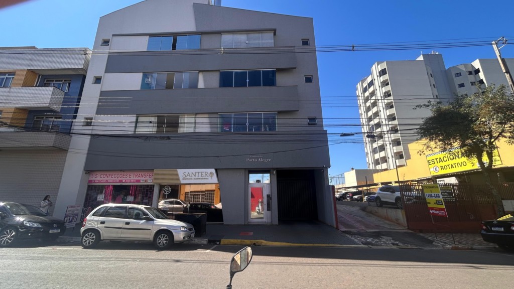 Apartamento para locacao no Centro em Apucarana com 0m² por R$ 2.300,00