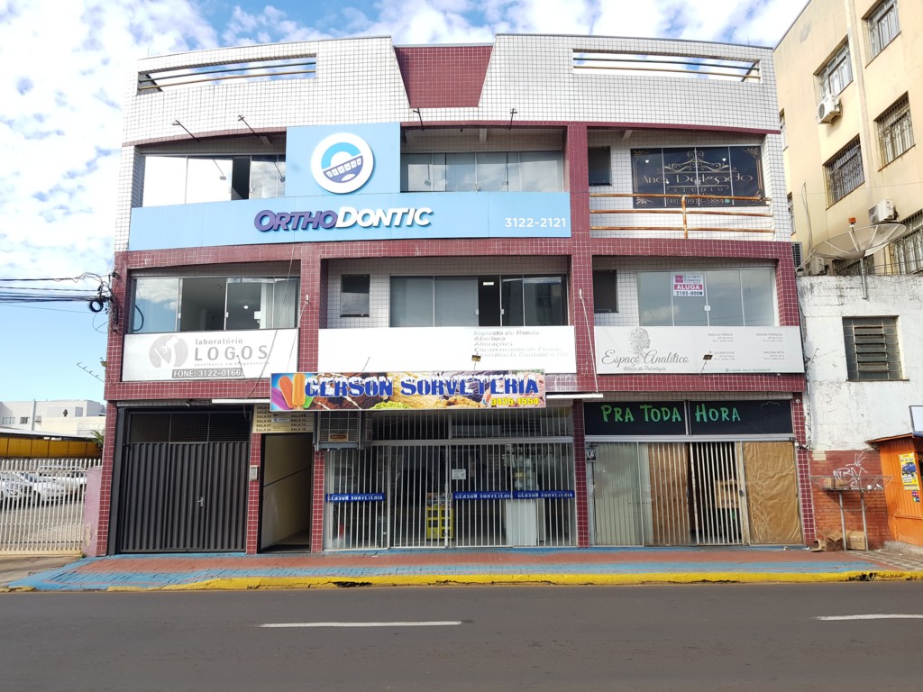 Sala Com_ Não Térrea para locacao no Centro em Apucarana com 50m² por R$ 1.000,00