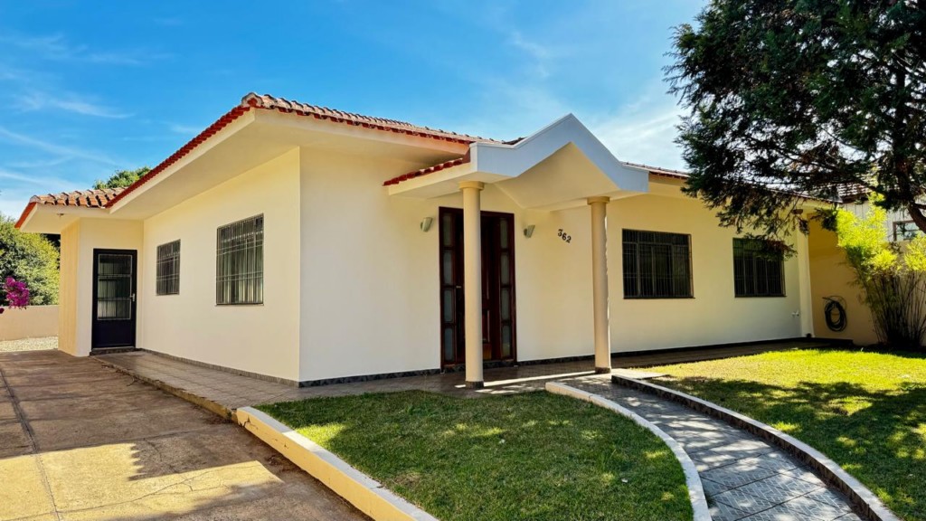 Casa Residencial para locacao no Centro em Apucarana com 0m² por R$ 2.600,00