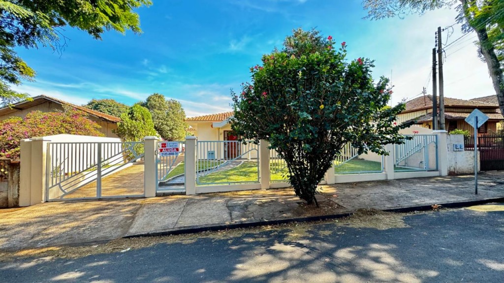Casa Residencial para locacao no Centro em Apucarana com 0m² por R$ 2.600,00