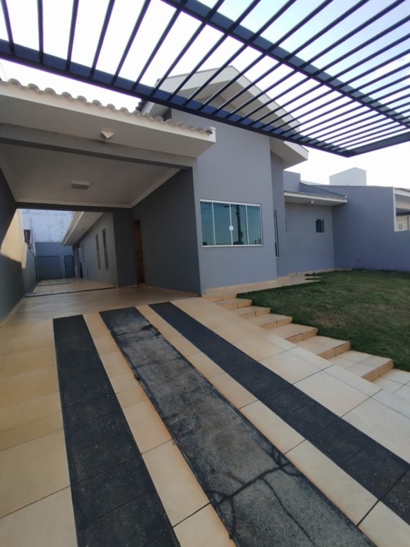 Casa em Condomínio para venda no Jardim Portal do Lago em Apucarana com 360m² por R$ 650.000,00