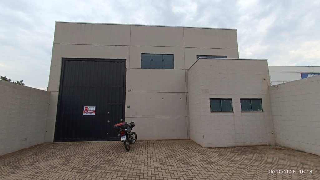 Barracão_galpão para locacao no Parque Bela Vista em Apucarana com 0m² por R$ 2.700,00